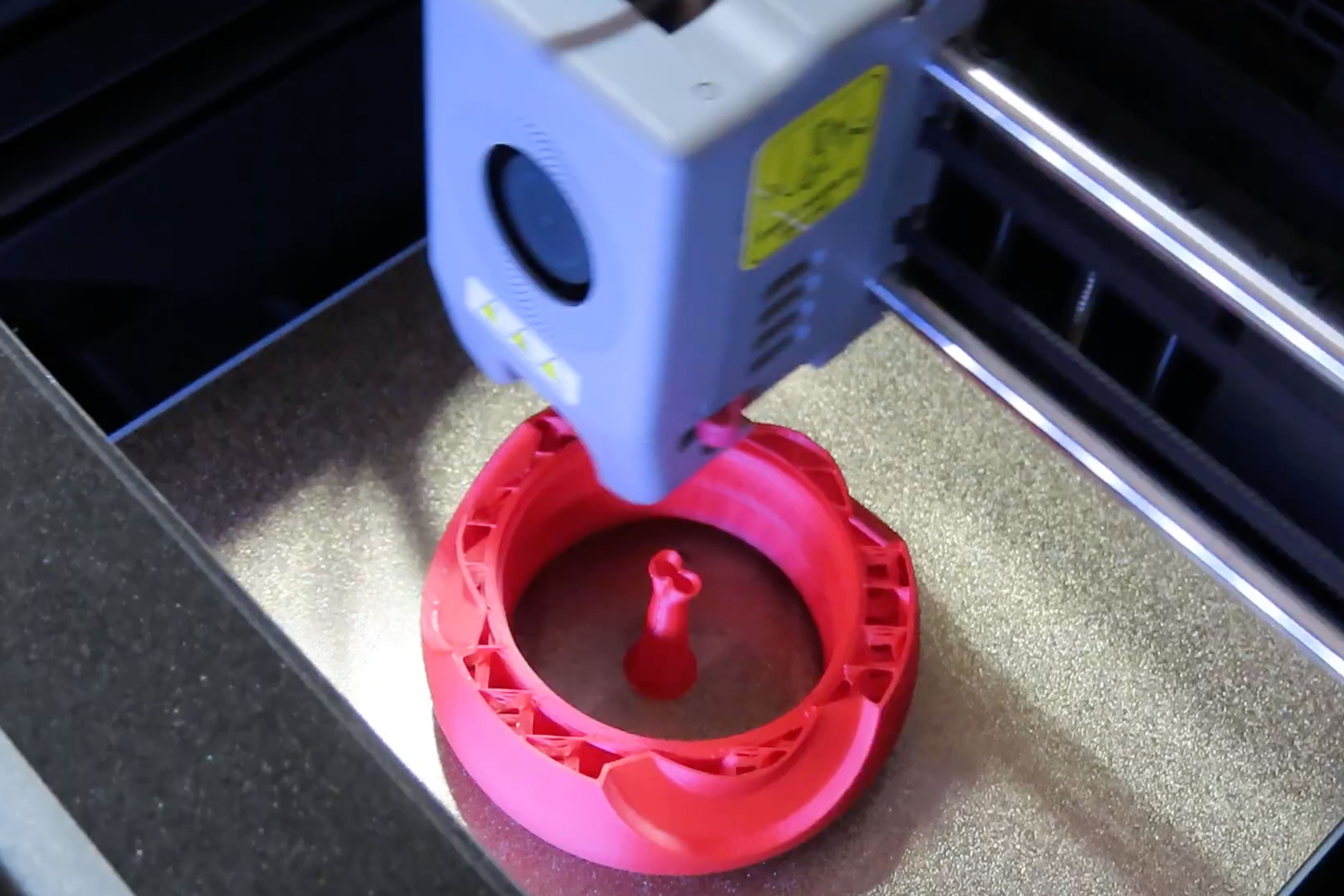 Impresión 3D en proceso en Asoandes
